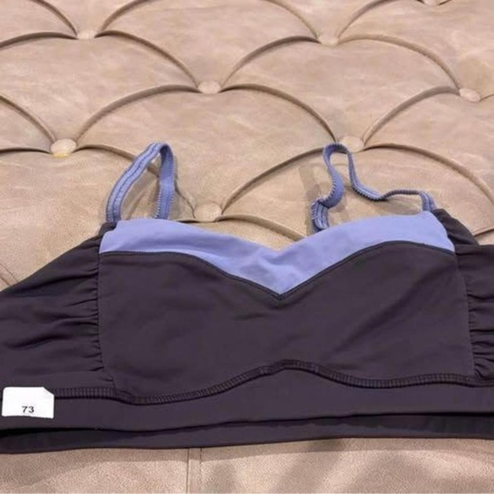 Lululemon Two Tone Colorblock Sports Bra Grey Blue Adjustable Straps Sweetheart